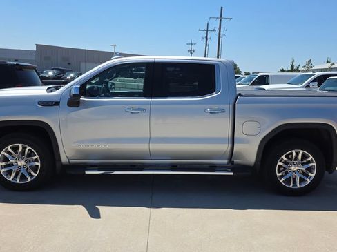 Used 2019 GMC Sierra 1500 SLT w/ SLT Premium Plus Package AWD/4WD image 2