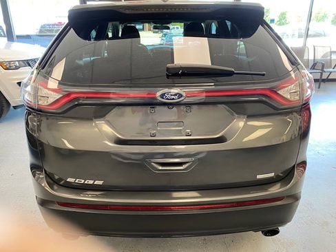 Used 2016 Ford Edge SE image 10