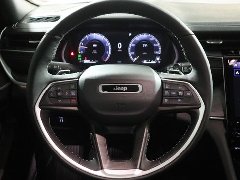 New 2025 Jeep Grand Cherokee L Limited w/ Black Appearance Package image 18