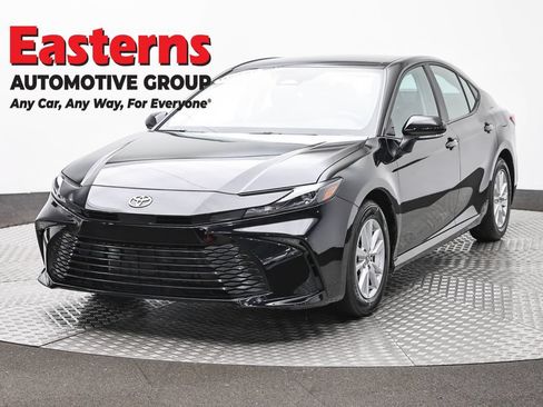 Used 2025 Toyota Camry LE FWD image 1