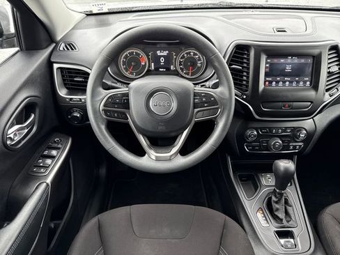Used 2020 Jeep Cherokee Latitude FWD image 16