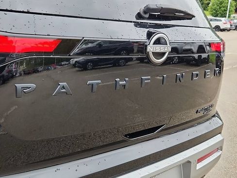 Used 2024 Nissan Pathfinder Platinum w/ Lighting Package (N93) AWD/4WD image 32
