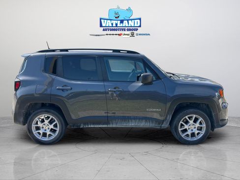 Certified 2022 Jeep Renegade Latitude w/ Convenience Group image 6