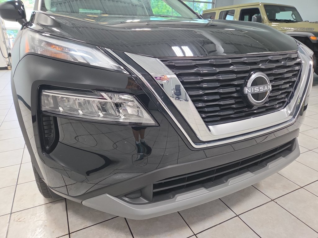 Used 2023 Nissan Rogue SV AWD/4WD image 22