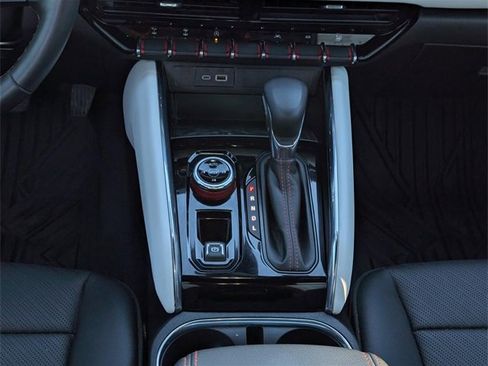 Used 2024 GMC Canyon AT4X image 27