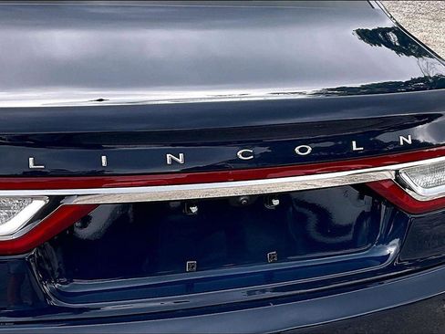 Used 2019 Lincoln Continental Reserve AWD/4WD image 24