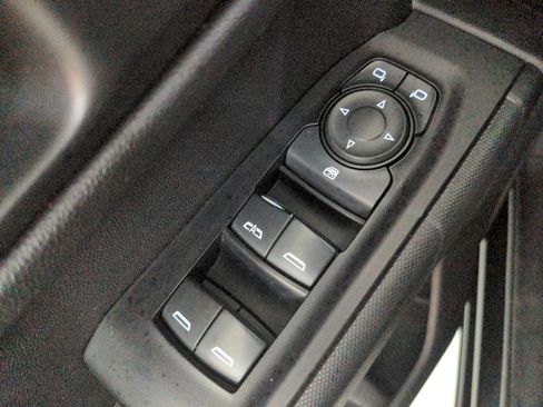 Used 2019 Chevrolet Silverado 1500 Custom w/ Custom Value Package AWD/4WD image 23