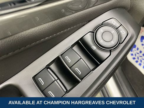 Used 2023 Chevrolet Traverse LT image 31