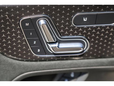 Used 2024 Mercedes-Benz EQB 300 4MATIC image 20