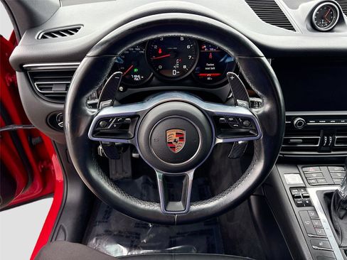 Used 2020 Porsche Macan AWD/4WD image 11