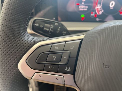 New 2026 Volkswagen Tiguan SE R-Line AWD/4WD image 17
