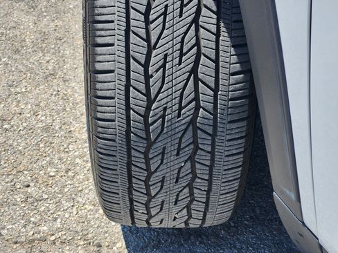 Used 2024 GMC Acadia Elevation FWD image 11