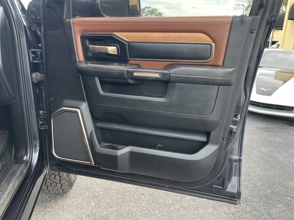 Used 2022 RAM 3500 Limited AWD/4WD image 43