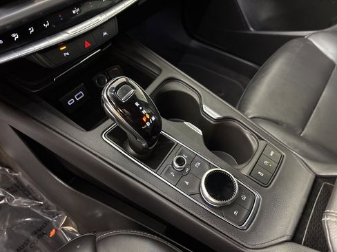 Used 2024 Cadillac XT4 Premium Luxury image 32