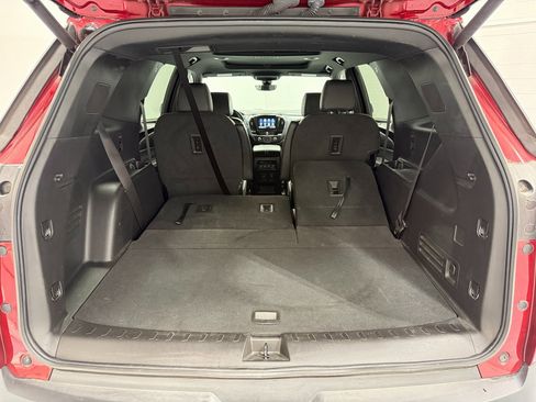 Used 2023 Chevrolet Traverse RS image 48
