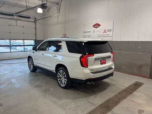 Used 2021 GMC Yukon Denali w/ Denali Premium Package image 5