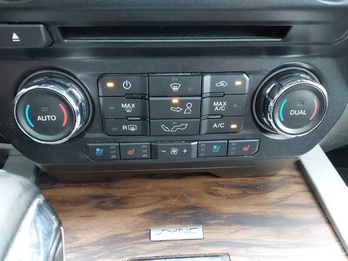 Used 2018 Ford F150 Lariat w/ FX4 Off-Road Package AWD/4WD image 17
