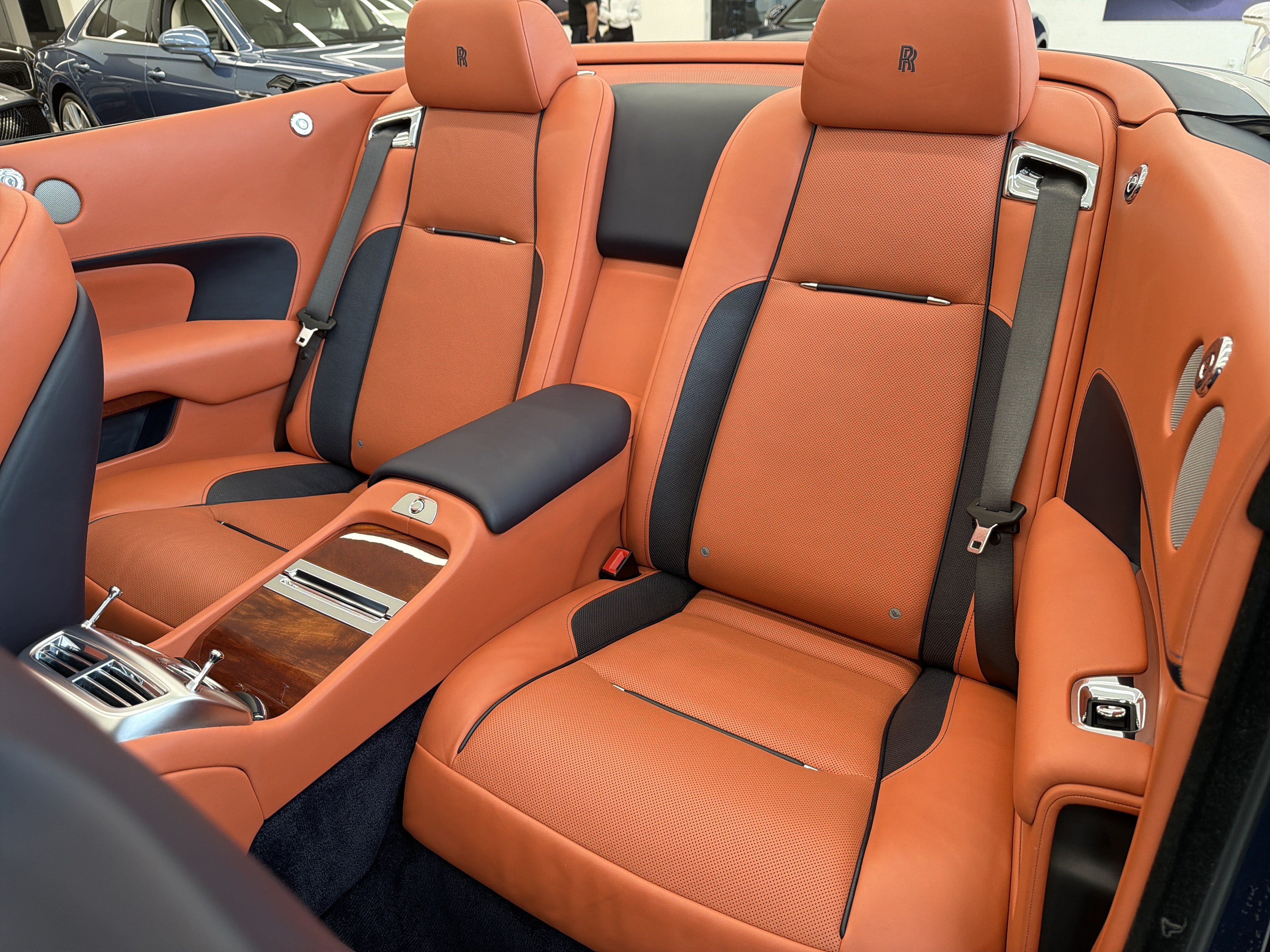 Certified 2018 Rolls-Royce Dawn RWD image 26