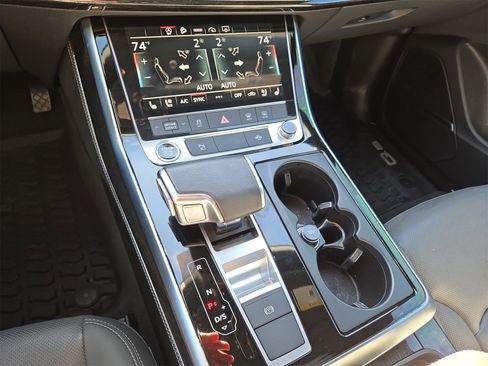 Certified 2023 Audi Q8 Premium Plus image 22