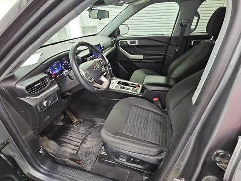 Used 2021 Ford Explorer XLT RWD image 11