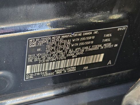 Certified 2021 Toyota RAV4 XLE Premium image 29