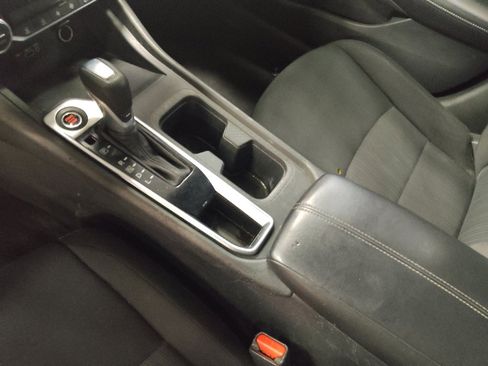 Used 2022 Nissan Sentra SV w/ All-Weather Package FWD image 26