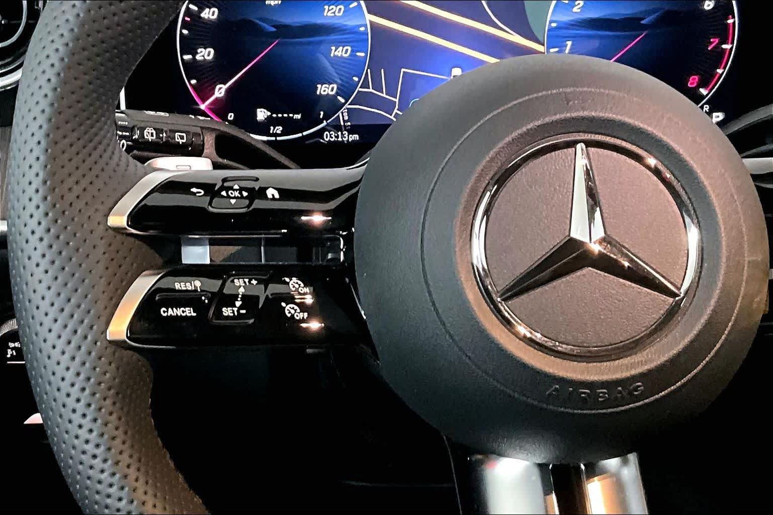 Used 2025 Mercedes-Benz GLC 300 4MATIC image 24