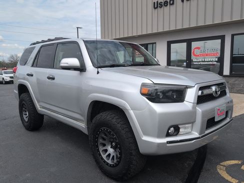 Used 2013 Toyota 4Runner Limited AWD/4WD image 2