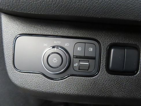 Used 2021 Mercedes-Benz Sprinter 2500 image 41