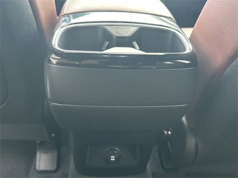 Used 2024 Kia Telluride EX w/ EX Captain's Chair Package image 19