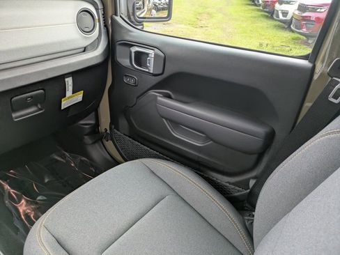 New 2026 Jeep Gladiator Sport image 15