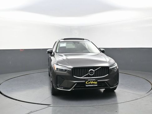 Used 2023 Volvo XC60 B5 Plus image 49