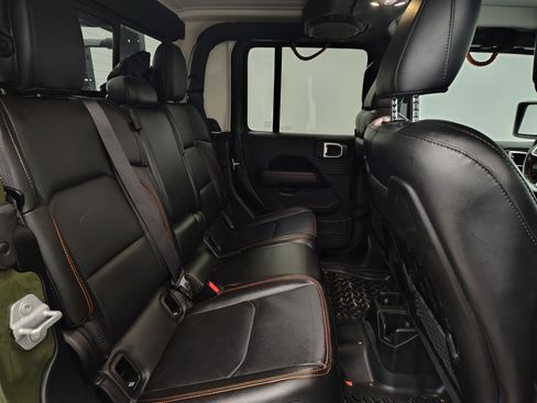 Used 2023 Jeep Gladiator Mojave w/ Cold Weather Group image 16