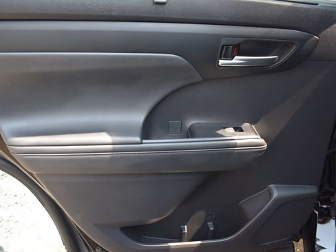 Certified 2026 Toyota Highlander XLE AWD/4WD image 19