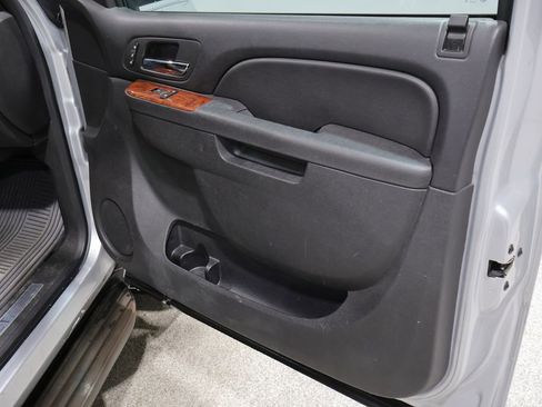 Used 2013 Chevrolet Avalanche LTZ AWD/4WD image 24