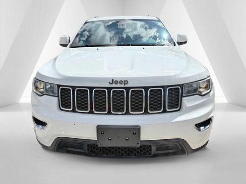 Used 2021 Jeep Grand Cherokee Laredo AWD/4WD image 2