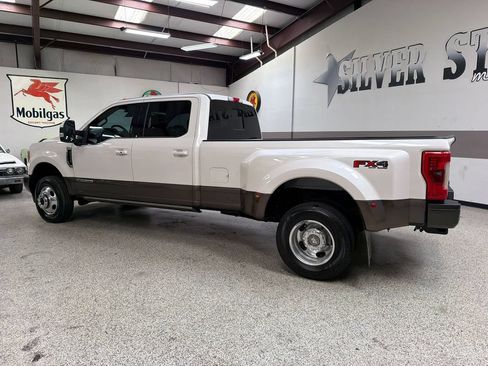 Used 2017 Ford F350 King Ranch w/ King Ranch Ultimate Package AWD/4WD image 4