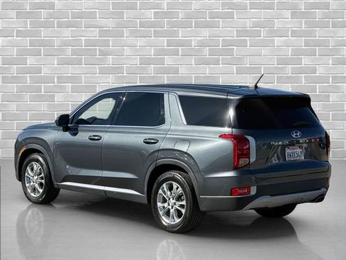 Used 2021 Hyundai Palisade SE FWD image 2