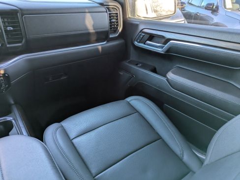 Used 2023 GMC Sierra 1500 SLT w/ SLT Premium Plus Package image 11