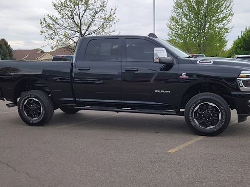 Used 2025 RAM 2500 Laramie AWD/4WD image 10