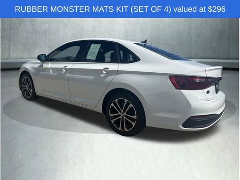 Used 2025 Volkswagen Jetta Sport image 4