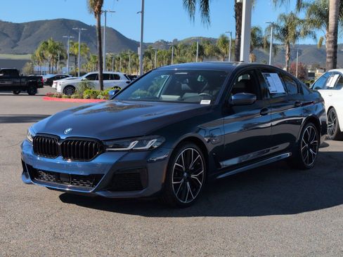 Used 2023 BMW 530e w/ M Sport Package image 5
