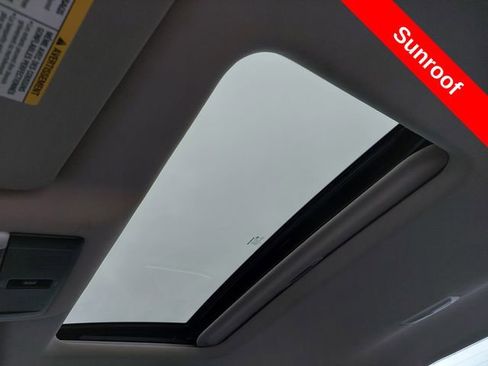 Used 2021 Nissan Altima 2.5 SR w/ SR Premium Package image 11