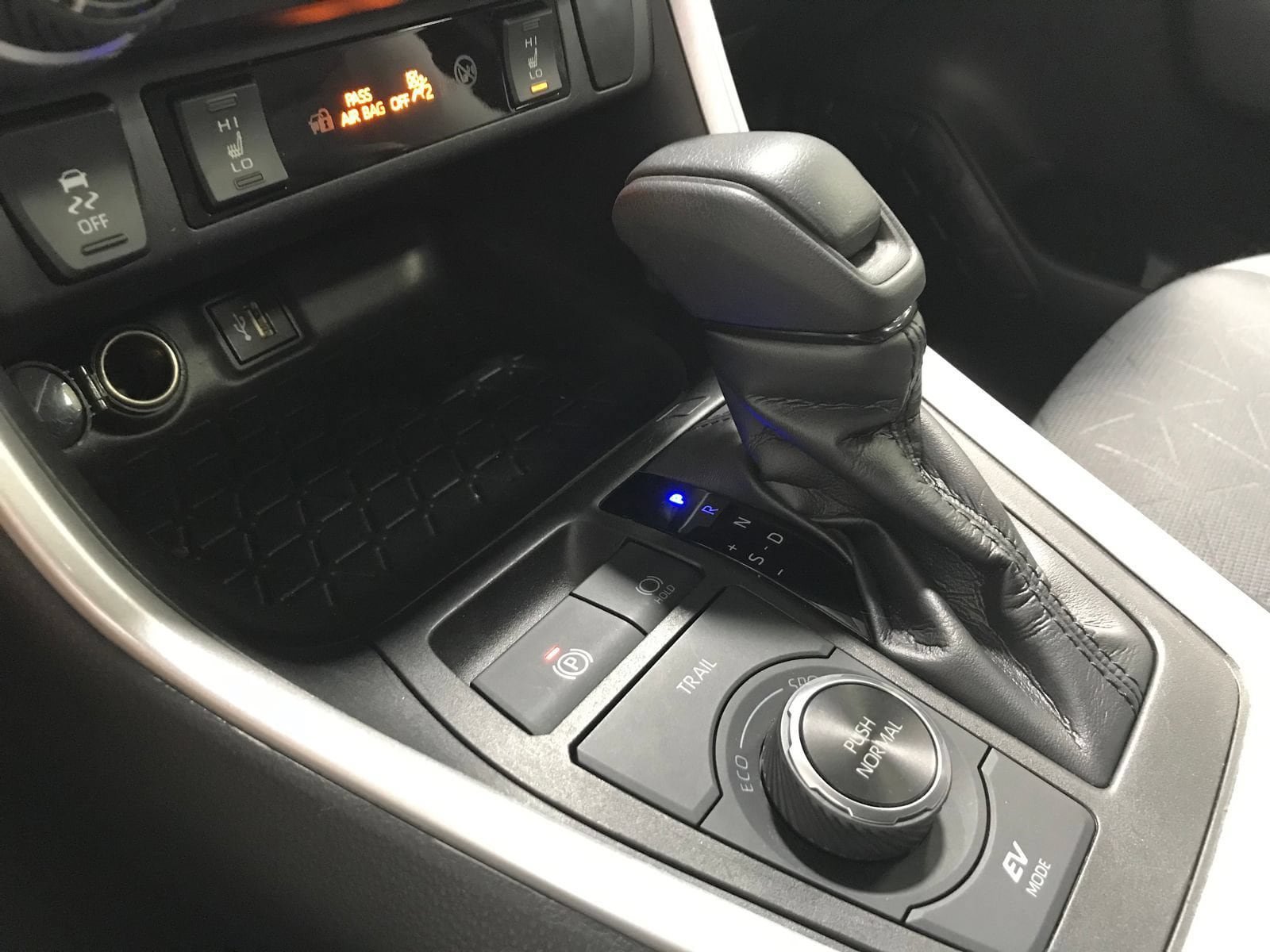 Used 2023 Toyota RAV4 XLE w/ Convenience Package AWD/4WD image 18