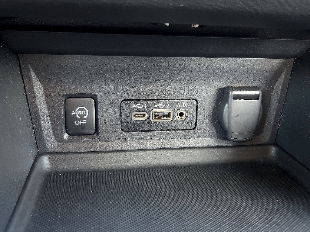 Used 2024 Nissan Sentra SV FWD image 20
