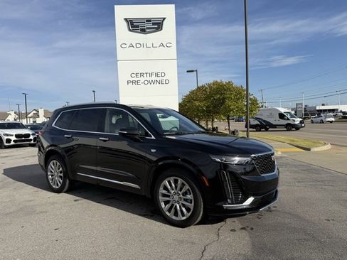 Used 2025 Cadillac XT6 Premium Luxury image 1