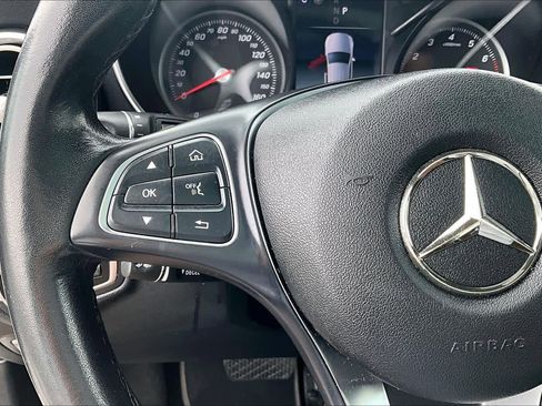 Used 2019 Mercedes-Benz GLC 300 4MATIC image 24