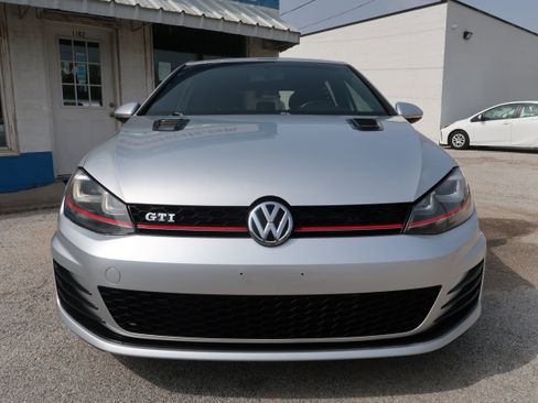 Used 2015 Volkswagen GTI S FWD image 9