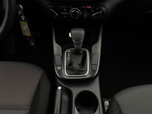 Used 2025 Kia Soul LX w/ LX Technology Package FWD image 13