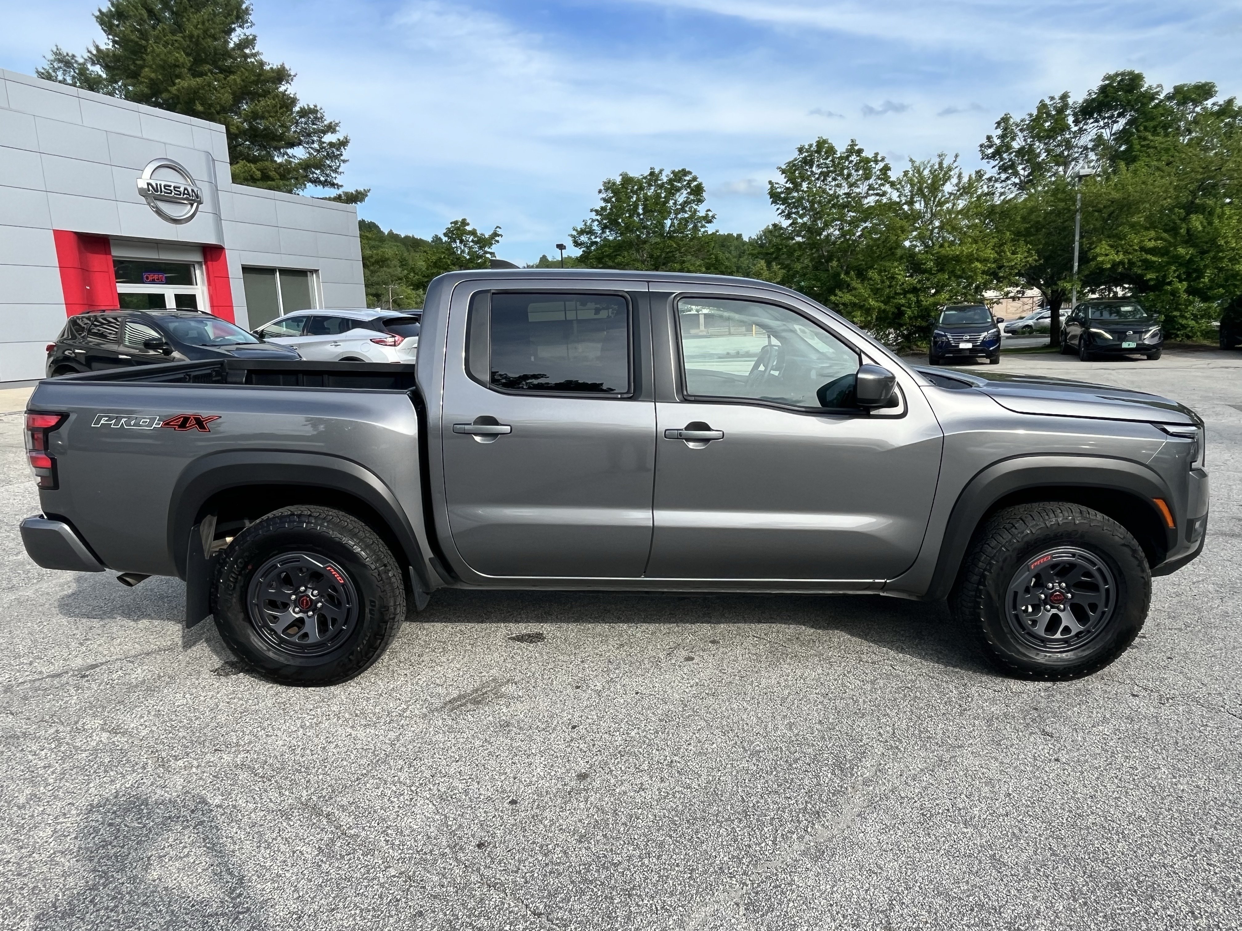 Used 2026 Nissan Frontier PRO-4X AWD/4WD image 9